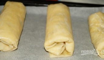 Рулетики из теста фило с крабово-сырной начинкой - фото шаг 6