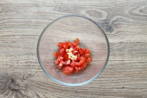 Баклажаны с брынзой и помидорами в духовке - фото шаг 4