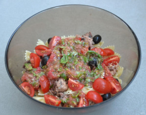 Итальянский салат с тунцом - фото шаг 7