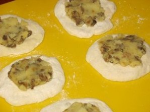 Пирожки с грибами и картошкой - фото шаг 6