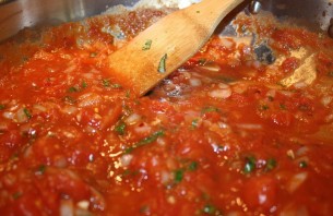 Паста с фрикадельками в томатном соусе - фото шаг 5