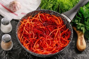 Салат из свеклы и моркови по-корейски - фото шаг 4