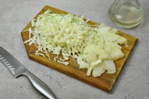 Начинка из фарша и капусты для блинов - фото шаг 2