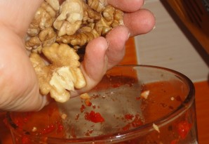 Грузинская аджика с орехами на зиму - фото шаг 4