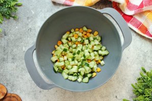 Постный салат с крабовыми палочками - фото шаг 5