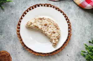 Салат "Арбузная долька" с курицей и грибами - фото шаг 7