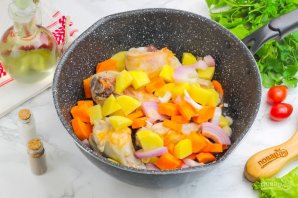 Курица в кефире с овощами - фото шаг 2