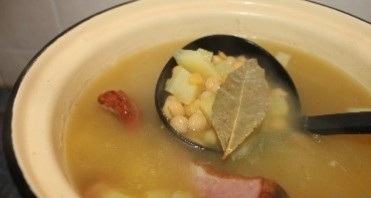 Суп гороховый с копчеными ребрышками - фото шаг 7