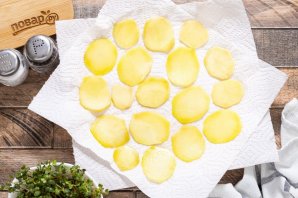 Картофельные чипсы в духовке без масла - фото шаг 7