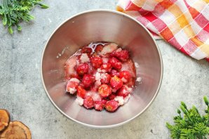 Клубничное пюре - фото шаг 5