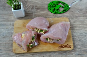Куриные кармашки со шпинатом и чесноком - фото шаг 4