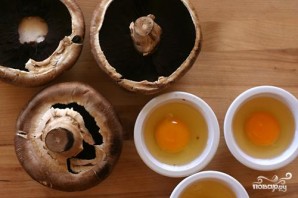 Рагу из цуккини с запеченными яйцами в грибах - фото шаг 2