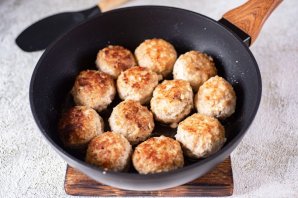 Мясные тефтели с рисом - фото шаг 14