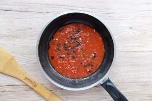 Паста с томатным соусом и базиликом - фото шаг 6