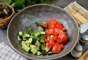 Салат с курицей, овощами и сыром - фото шаг 3