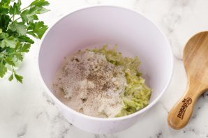 Постные котлеты из кабачков - фото шаг 5