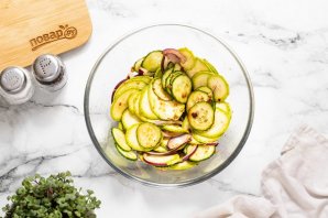 Азиатский салат из кабачка - фото шаг 8