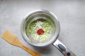 Молочный суп с креветками - фото шаг 4