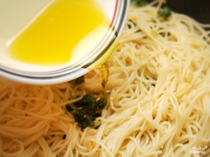 Спагетти с чесноком и маслом - фото шаг 6