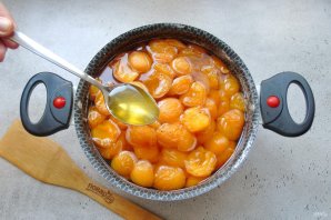 Варенье из абрикосов с медом - фото шаг 8