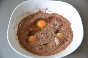 Шоколадный клафути с вишней - фото шаг 4