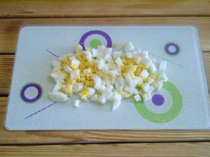 Салат из крабовых палочек с огурцом - фото шаг 4