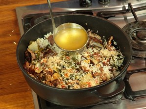 Говядина, тушеная с рисом и овощами - фото шаг 6