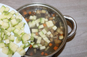 Суп из кабачков и баклажанов - фото шаг 8