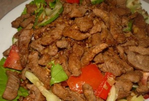 Салат с говядиной и орехами - фото шаг 4