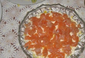 Салат с семгой и красной икрой - фото шаг 2