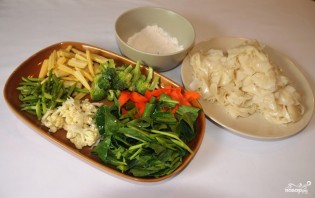 Жареная лапша с овощами - фото шаг 1