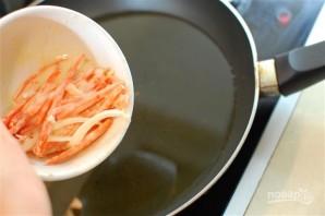 Морковно-луковые оладьи - фото шаг 6