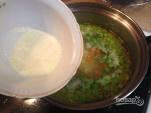 Суп с манкой и зеленым горошком - фото шаг 7