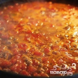 Макароны с фаршем, помидорами и сырным соусом - фото шаг 2