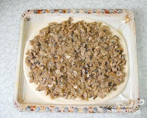 Пресный пирог с грибами - фото шаг 5