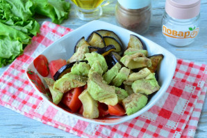 Салат с баклажанами и авокадо - фото шаг 6