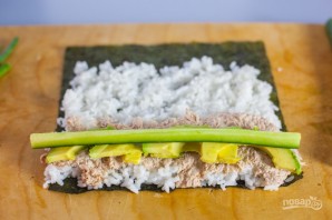Консервированный тунец с рисом и авокадо - фото шаг 4