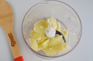 Лимонное пирожное с грецкими орехами, изюмом и безе - фото шаг 6