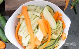 Салат из маринованных овощей - фото шаг 4