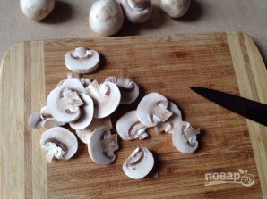 Салат из куриной грудки с грибами - фото шаг 1