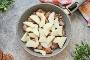 Свинина с кабачками и помидорами - фото шаг 5