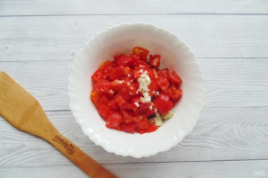 Салат из запеченных баклажанов, помидоров и перца - фото шаг 7