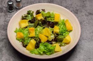Салат с семгой и манго - фото шаг 4