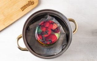 Салат на зиму с огурцами и помидорами - фото шаг 8