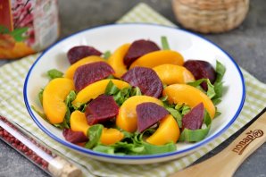 Салат из свеклы и персиков - фото шаг 3