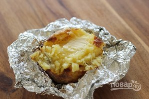 Рецепт запеченной картошки в фольге - фото шаг 5