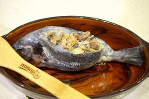 Дорадо, фаршированная жульеном из морепродуктов - фото шаг 11