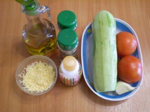 Кабачки, запеченные с помидорами и сыром - фото шаг 1