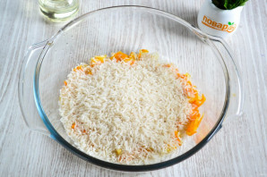 Курица с рисом и кукурузой в духовке - фото шаг 7