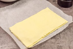 Слоеные палочки с сыром и беконом - фото шаг 3
